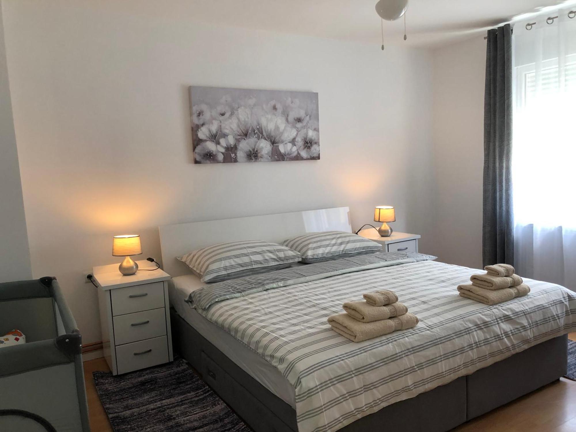 Slavica Self Check In,private Parking Apartman Osijek